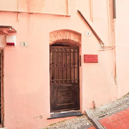 Casa Pepi Center Apartment Sanremo
